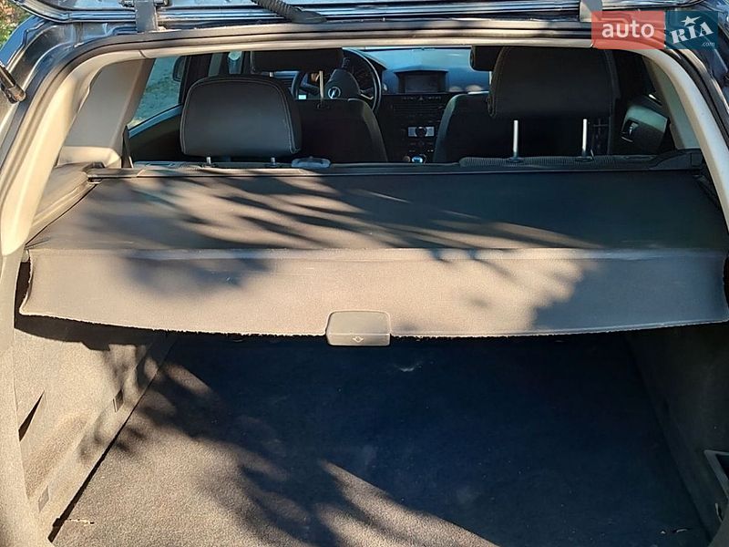 Універсал Opel Astra 2010 в Харкові