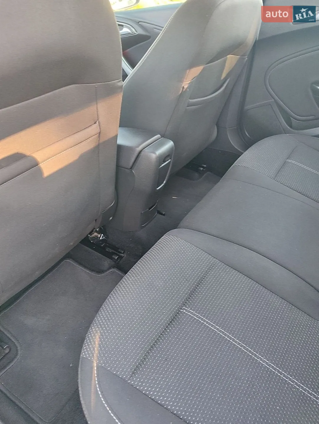 2011 Opel Astra - мініатюра 13