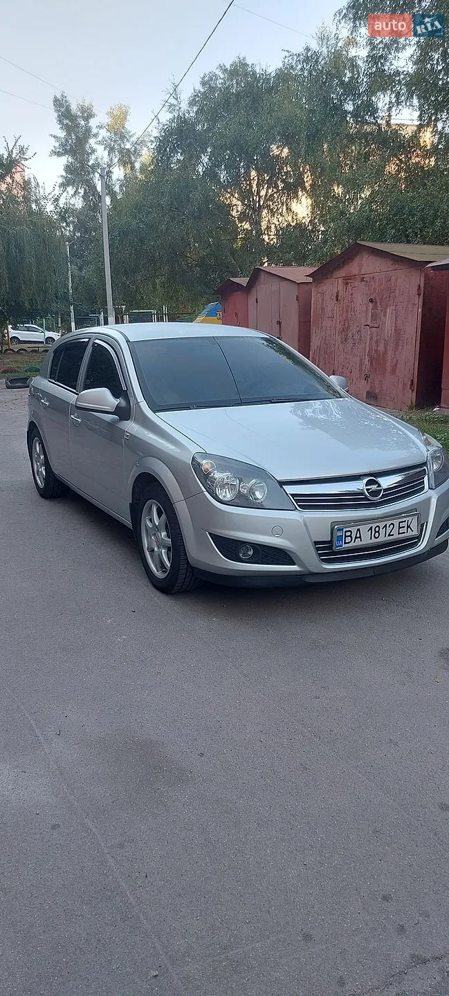 2012 Opel Astra - фото 1