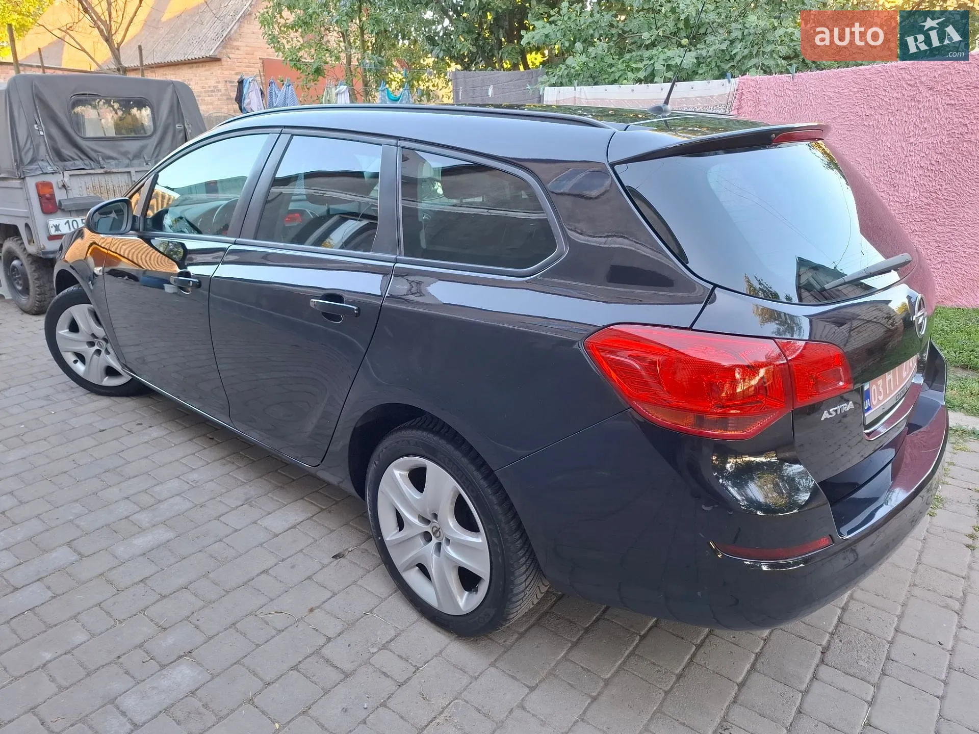 2011 Opel Astra - мініатюра 2