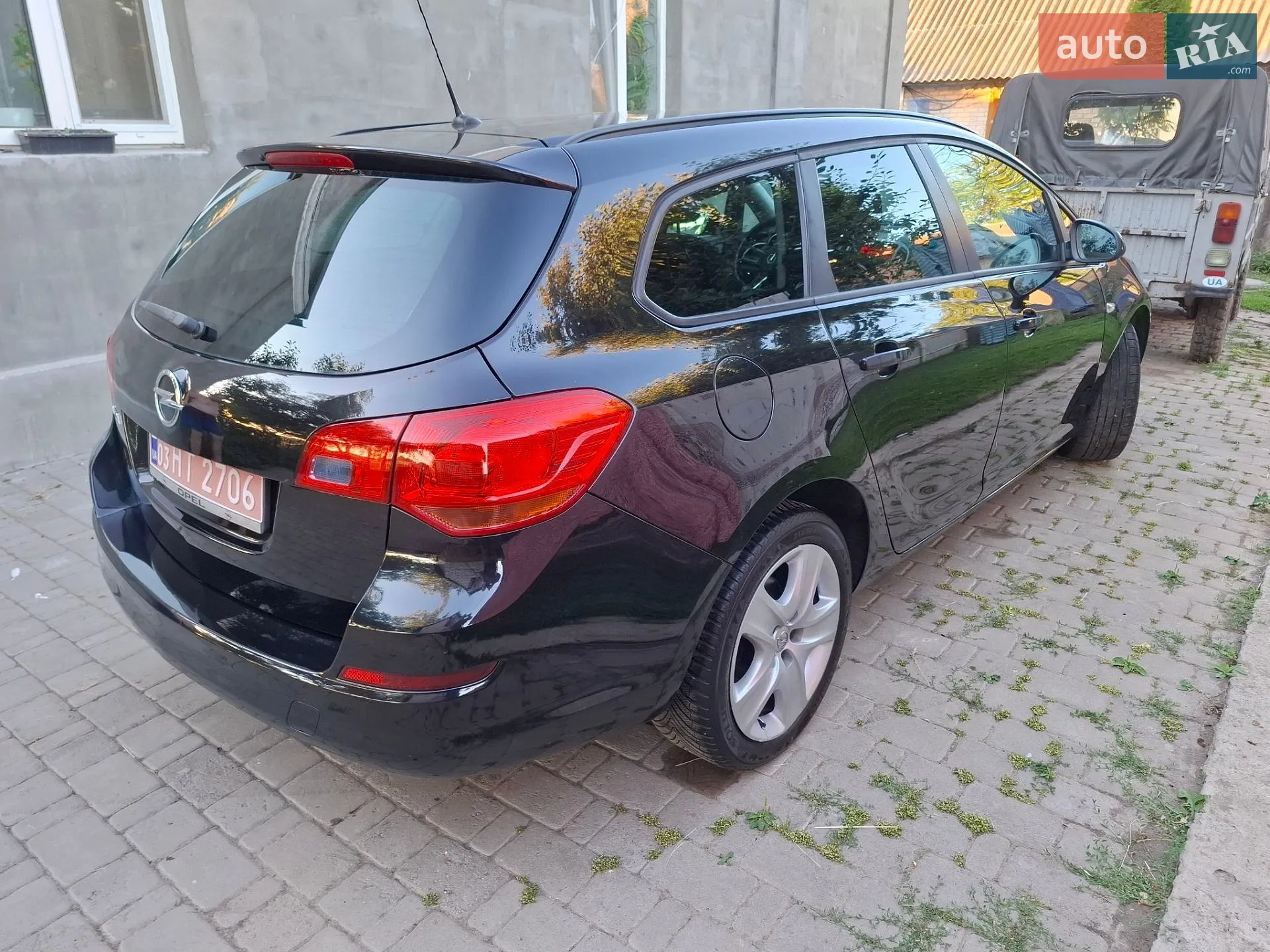 2011 Opel Astra - мініатюра 12