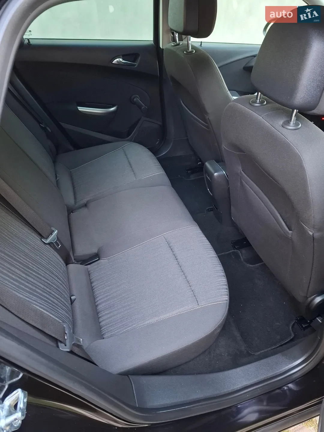 2011 Opel Astra - мініатюра 13