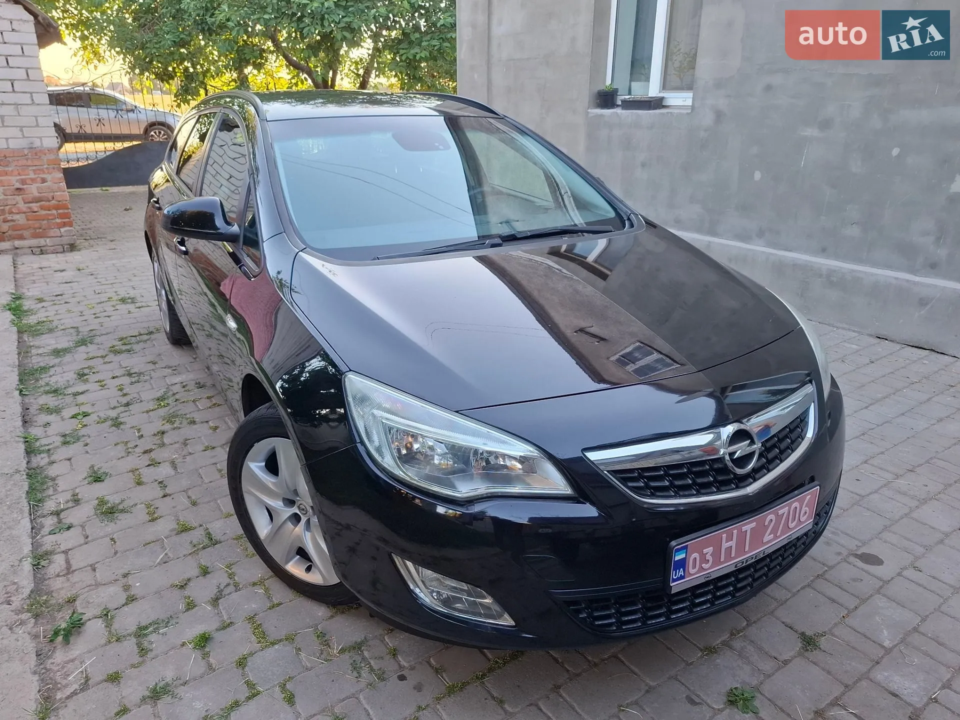 2011 Opel Astra - фото 1