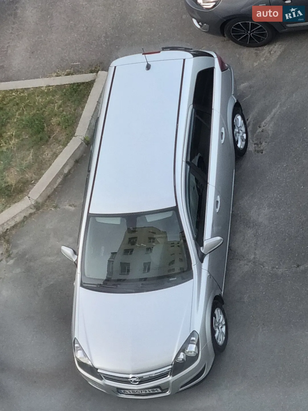 2010 Opel Astra - мініатюра 2