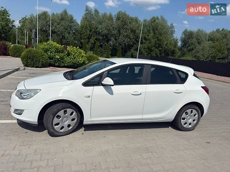 Opel Astra 2011