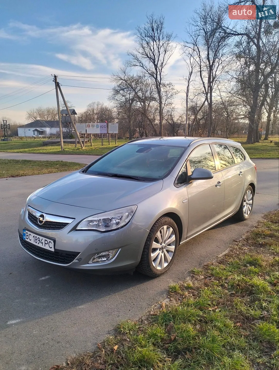 2010 Opel Astra - мініатюра 2