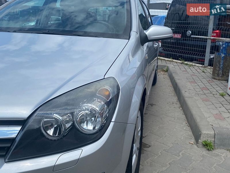 Хэтчбек Opel Astra 2004 в Луцке