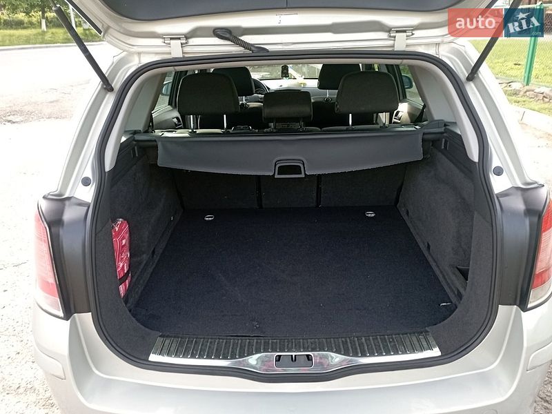 Седан Opel Astra 2006 в Залещиках