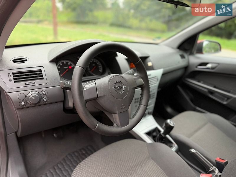 Универсал Opel Astra 2009 в Трускавце