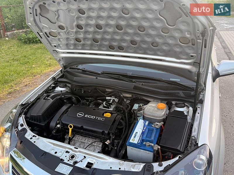 Універсал Opel Astra 2010 в Христинівці
