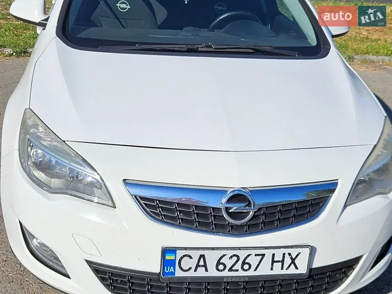 Opel Astra 2012