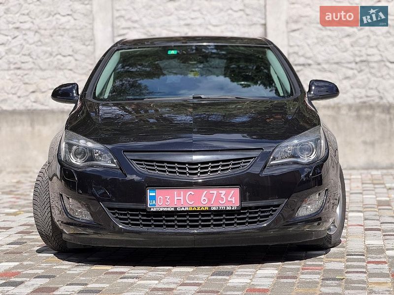 Хэтчбек Opel Astra 2011 в Львове