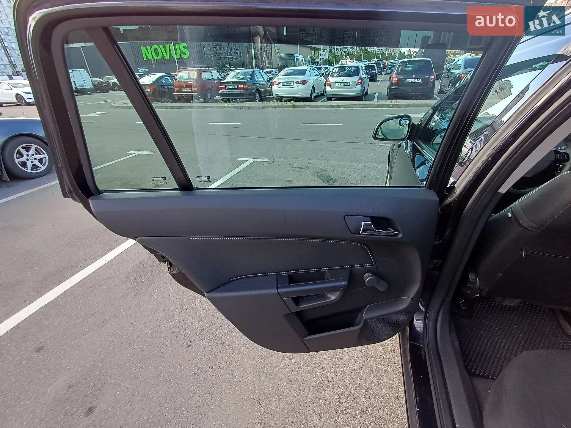 2010 Opel Astra - мініатюра 16