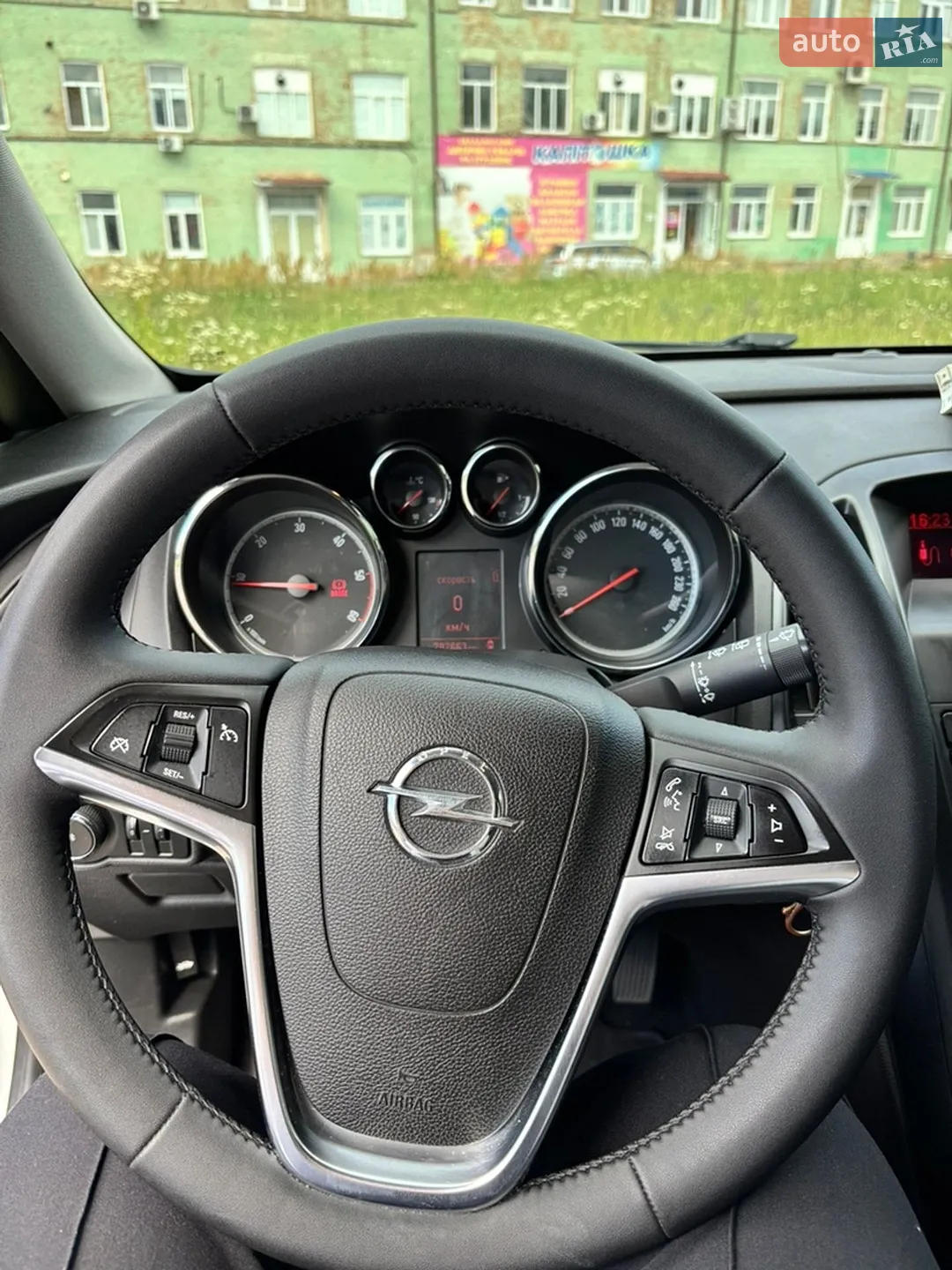 2011 Opel Astra - мініатюра 24