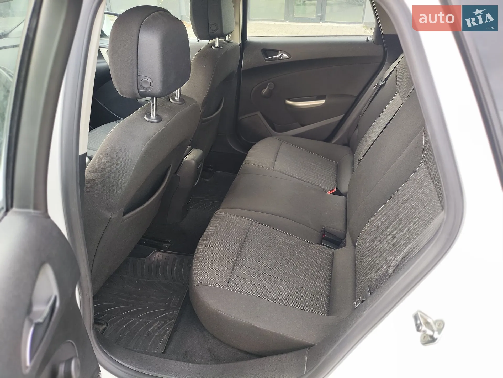 2011 Opel Astra - мініатюра 24