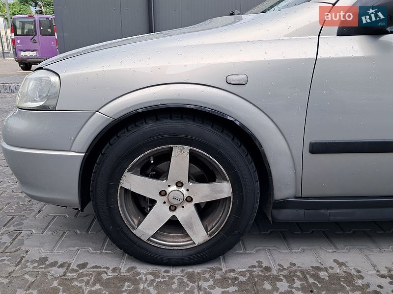 Седан Opel Astra 2006 в Могилев-Подольске