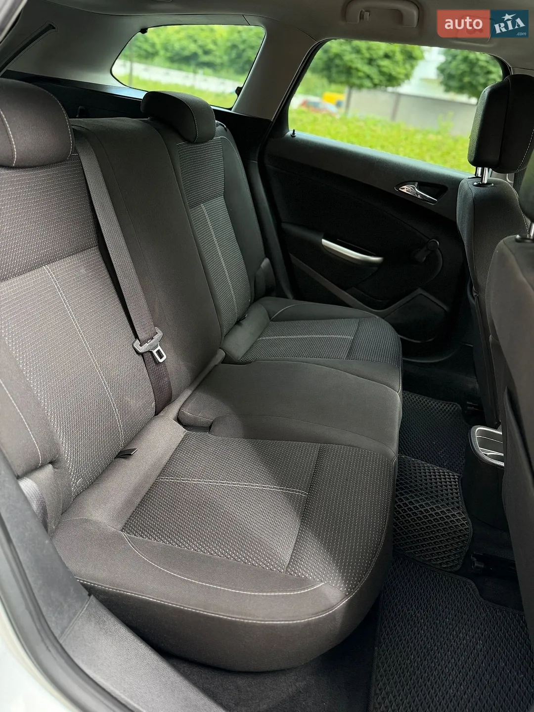 2011 Opel Astra - мініатюра 19