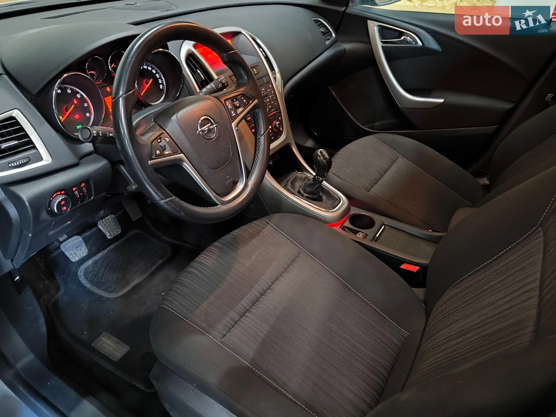 2011 Opel Astra - мініатюра 38