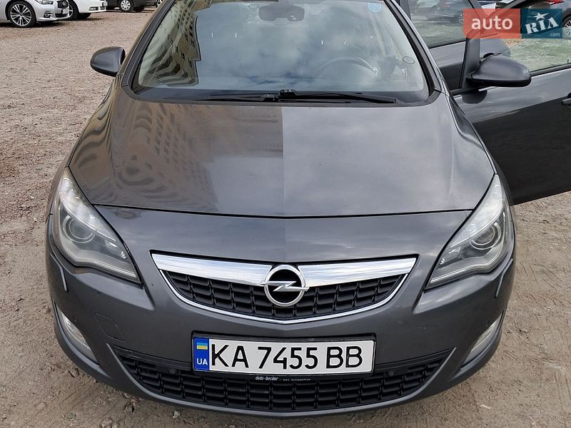 Opel Astra 2011 Opel Astra 2011