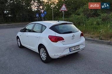 Хэтчбек Opel Astra 2013 в Львове