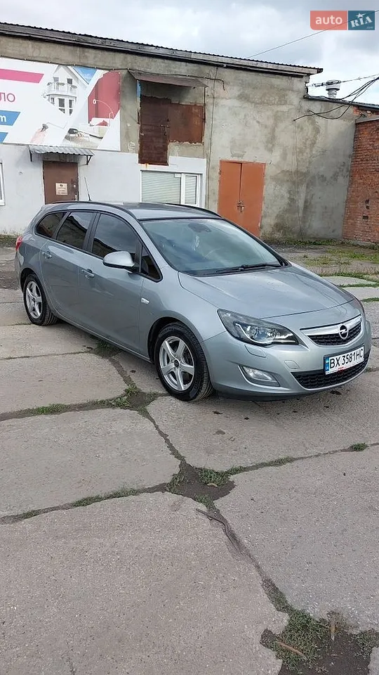 2010 Opel Astra - мініатюра 8