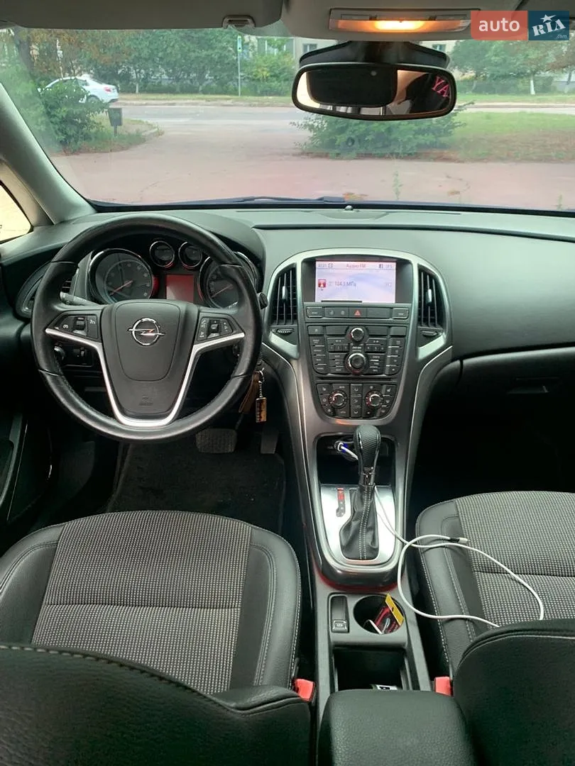2011 Opel Astra - мініатюра 10