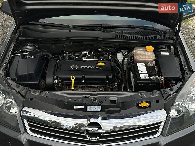 Универсал Opel Astra 2010 в Седлище
