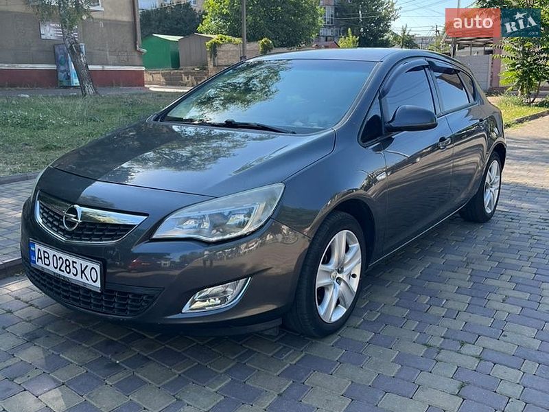 Хетчбек Opel Astra 2011 в Могилів-Подільському