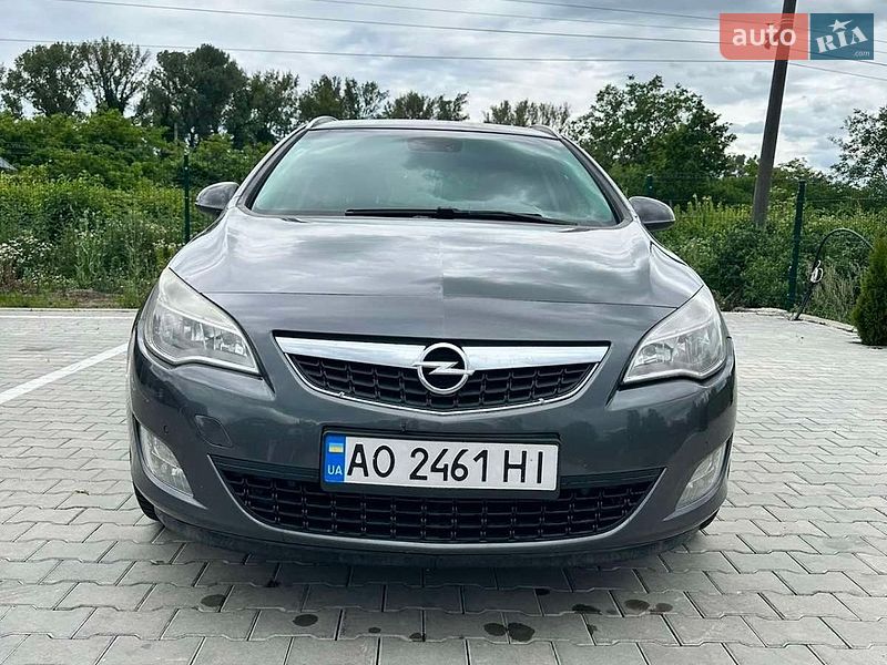 Opel Astra 2011