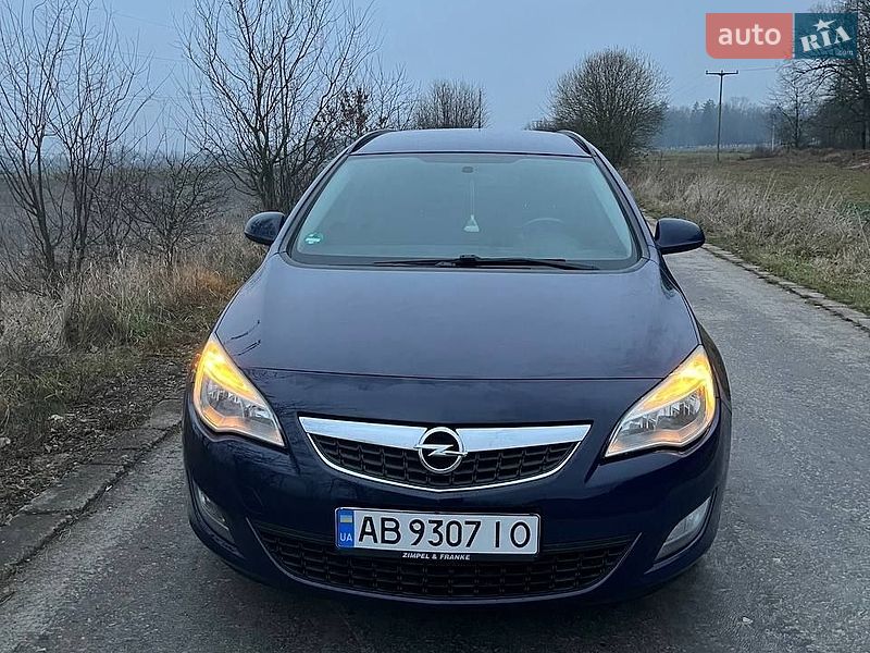 Opel Astra 2012