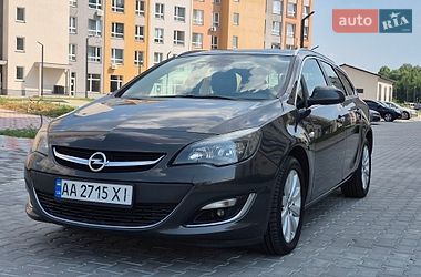Универсал Opel Astra 2013 в Броварах