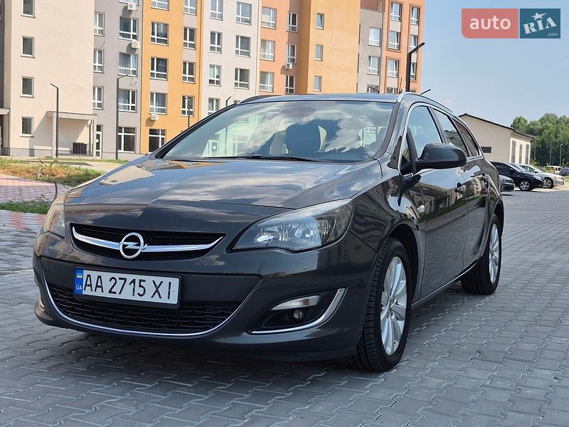 Універсал Opel Astra 2013 в Броварах