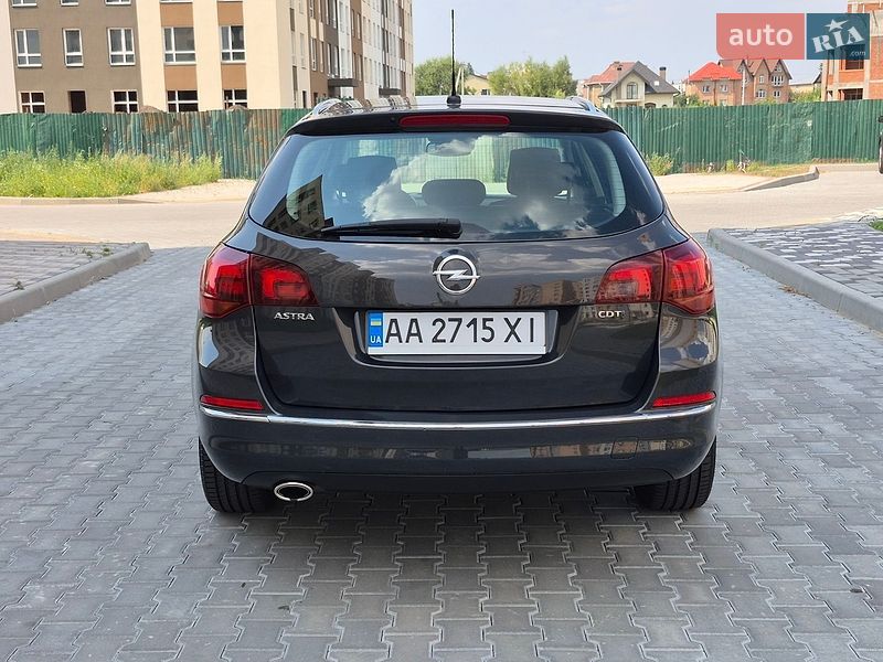 Універсал Opel Astra 2013 в Броварах