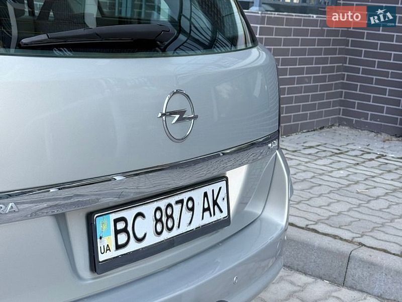 Универсал Opel Astra 2007 в Жовкве