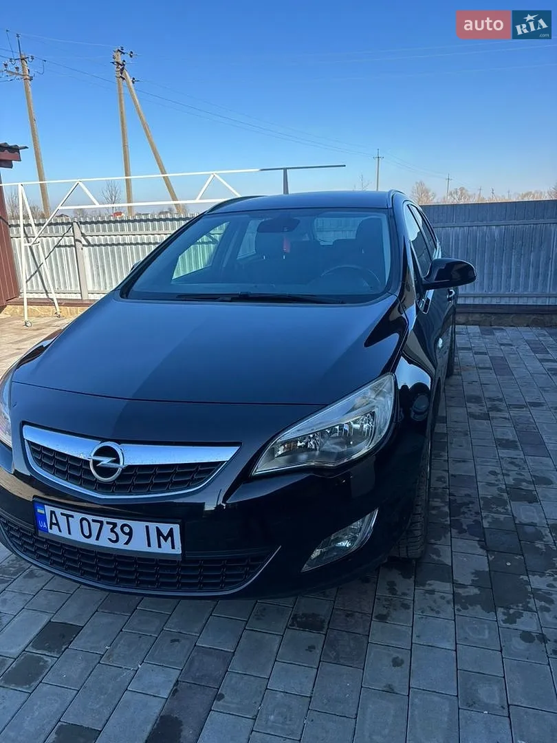 2011 Opel Astra - фото 1