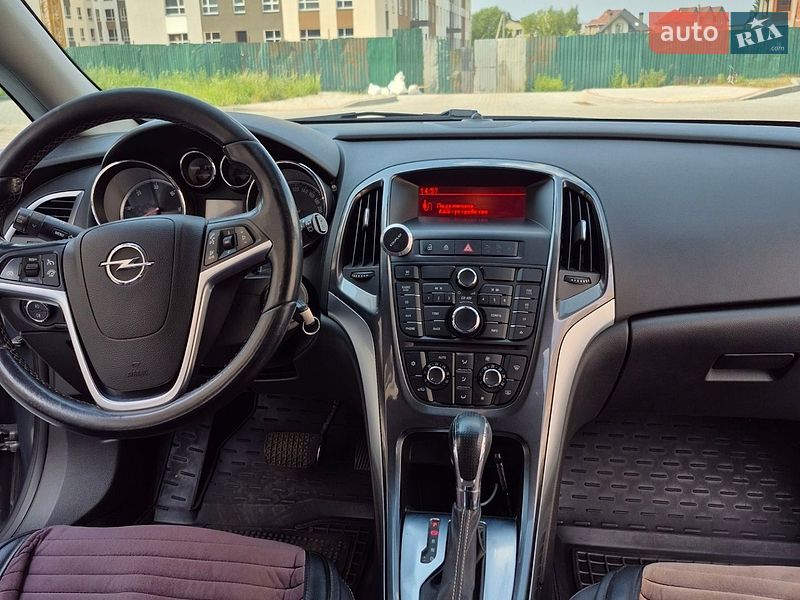 Універсал Opel Astra 2013 в Броварах