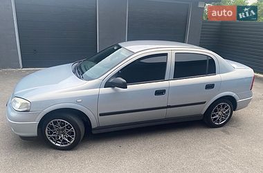 Седан Opel Astra 2005 в Чернигове