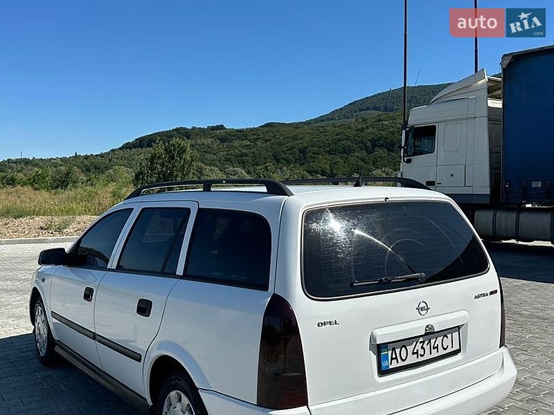 Универсал Opel Astra 1998 в Ужгороде