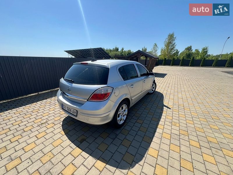 Хэтчбек Opel Astra 2006 в Сельцо