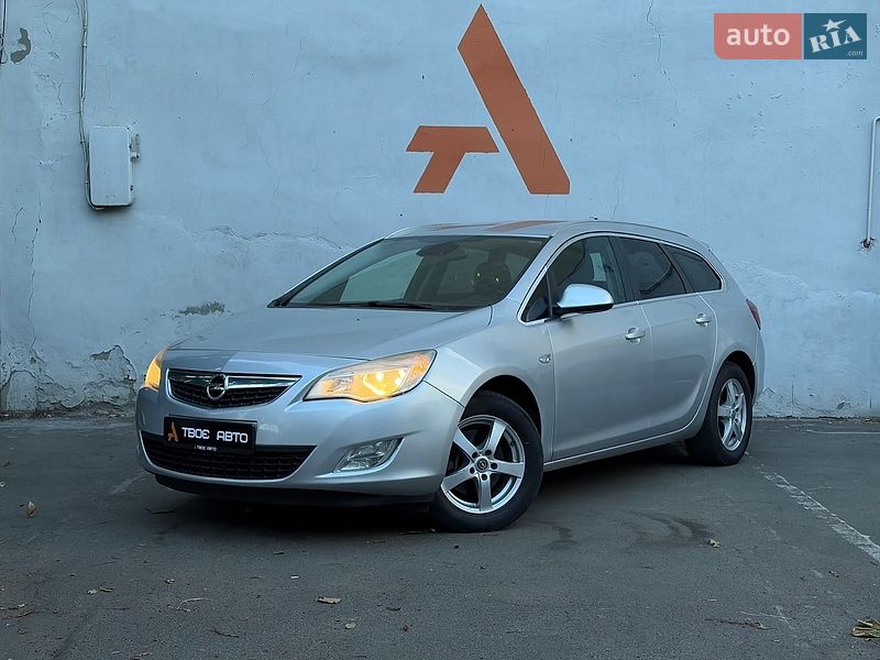 Opel Astra 2012