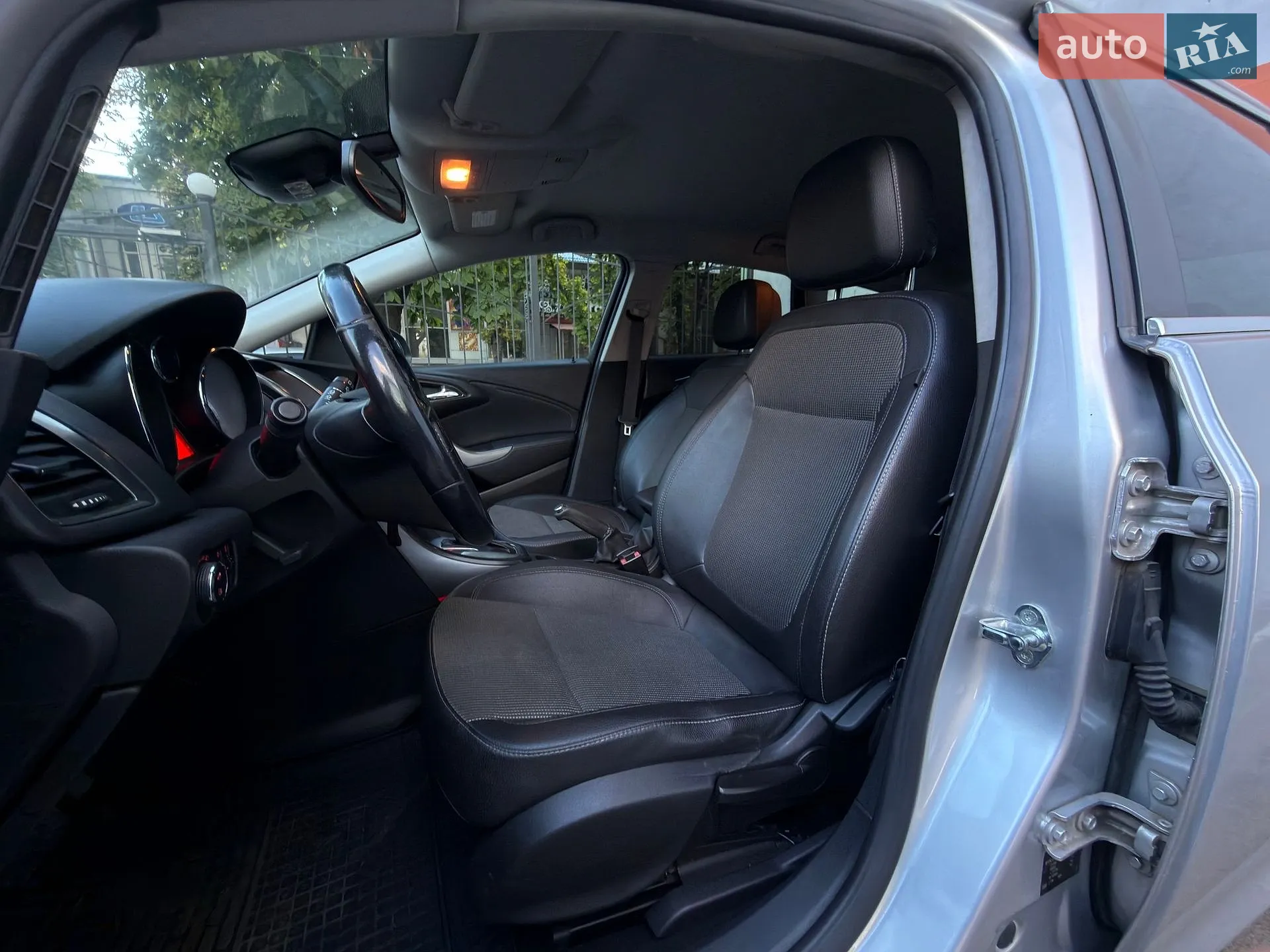 2012 Opel Astra - мініатюра 18