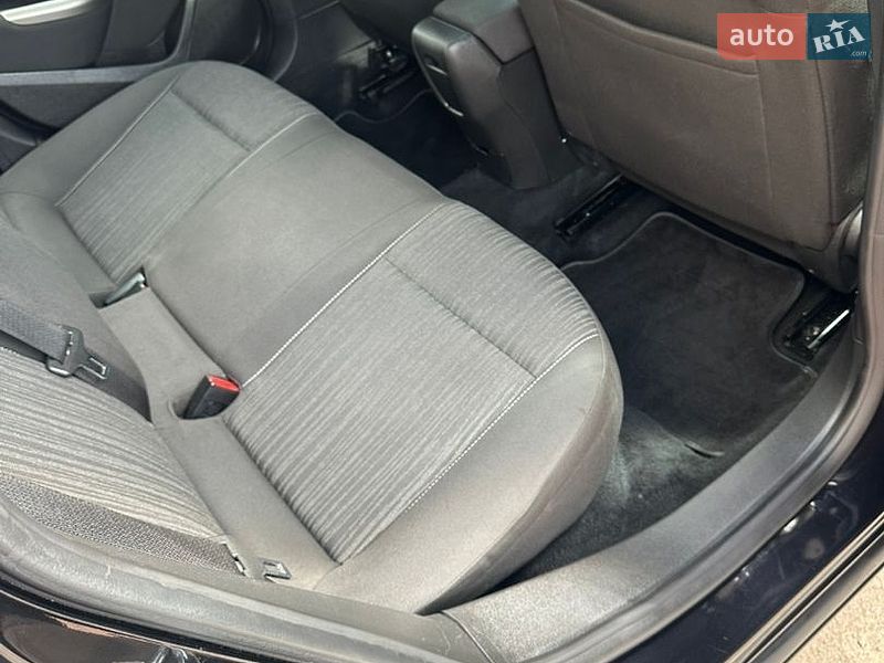 Хэтчбек Opel Astra 2011 в Хороле