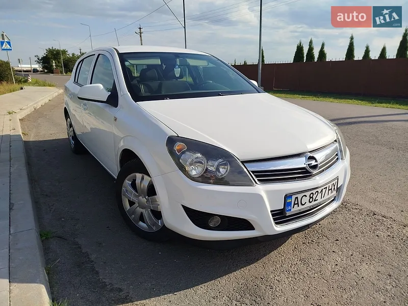 Opel Astra 2012
