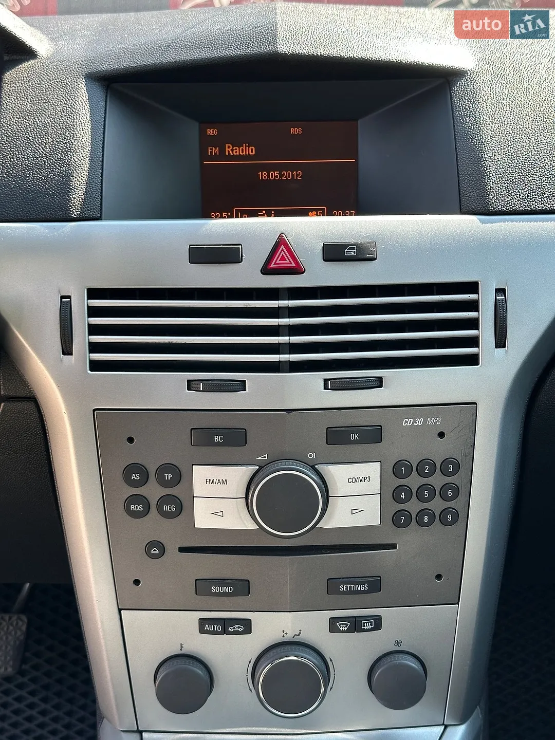 2012 Opel Astra - мініатюра 21