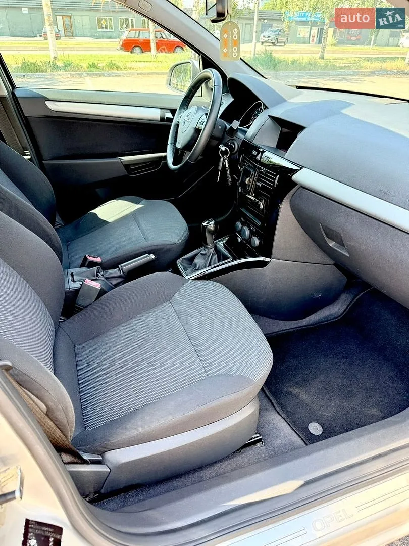 2010 Opel Astra - мініатюра 15