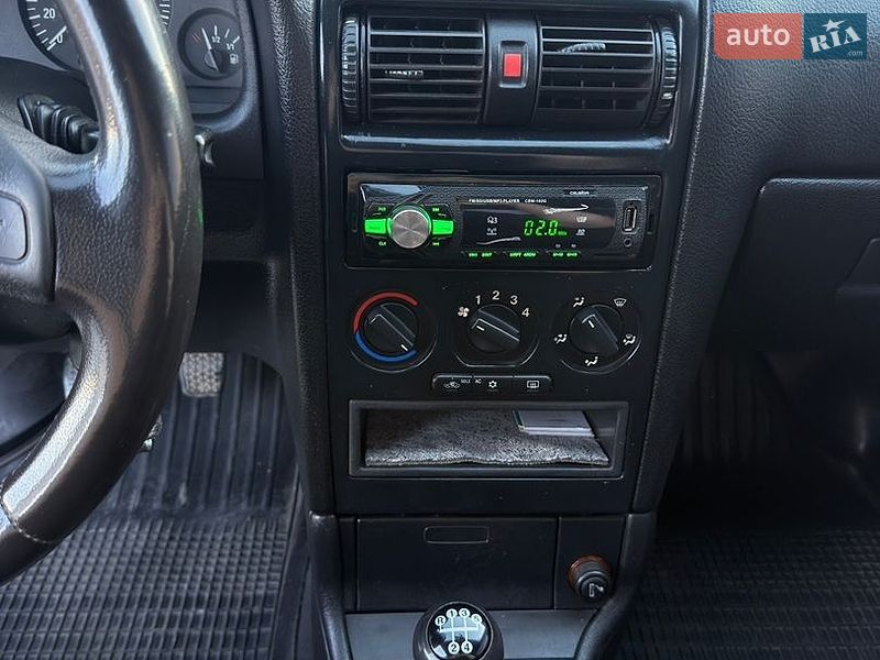 Седан Opel Astra 2006 в Тернополі
