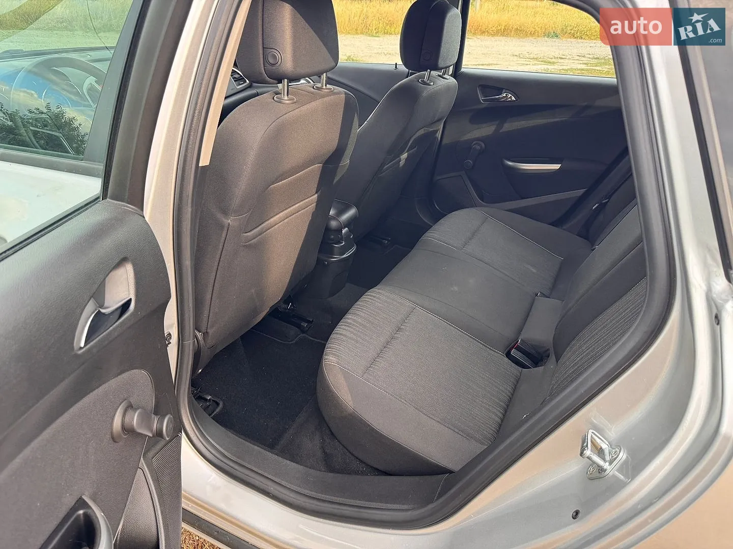 2010 Opel Astra - мініатюра 10