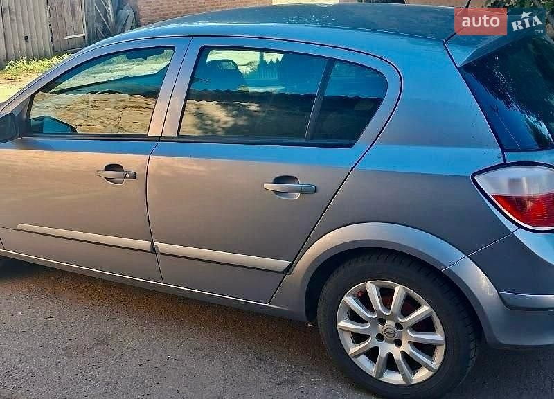 Хэтчбек Opel Astra 2004 в Полтаве