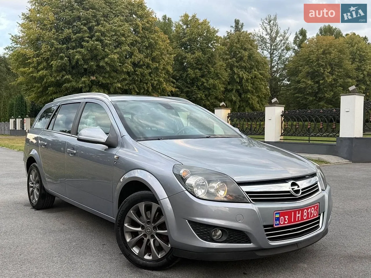 2010 Opel Astra - фото 1
