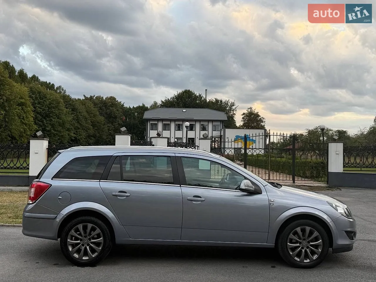 2010 Opel Astra - мініатюра 6